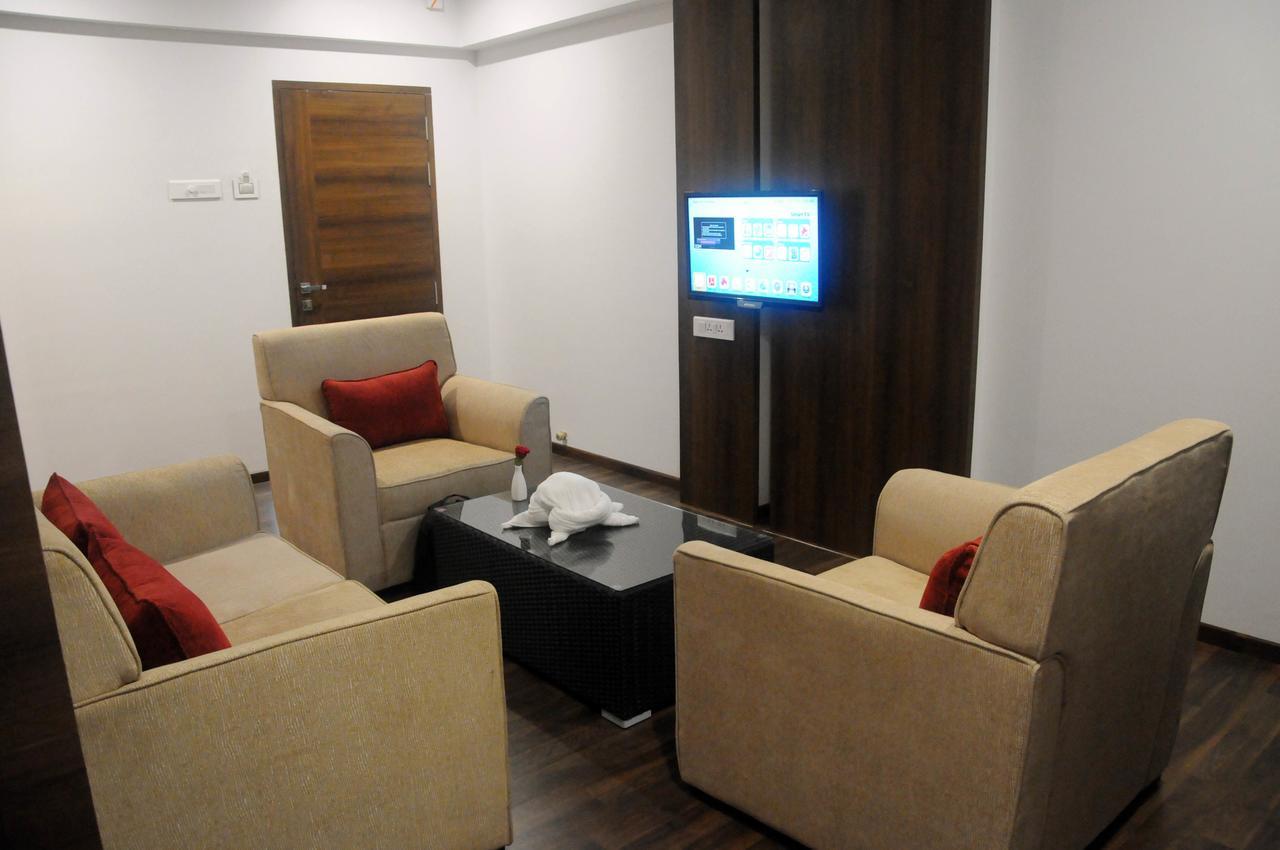 Hotel 3 Leaves Kolhapur Exterior photo